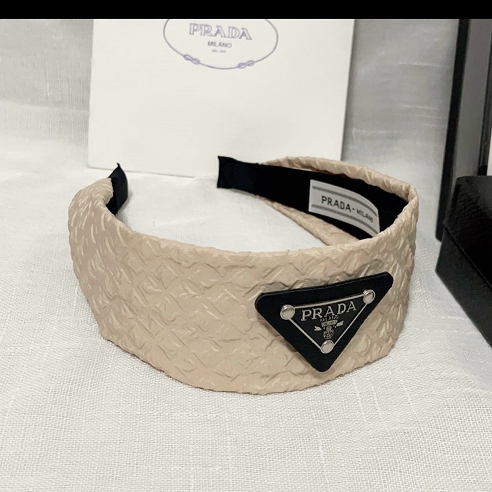 Beautiful!  Vintage Style Headband.